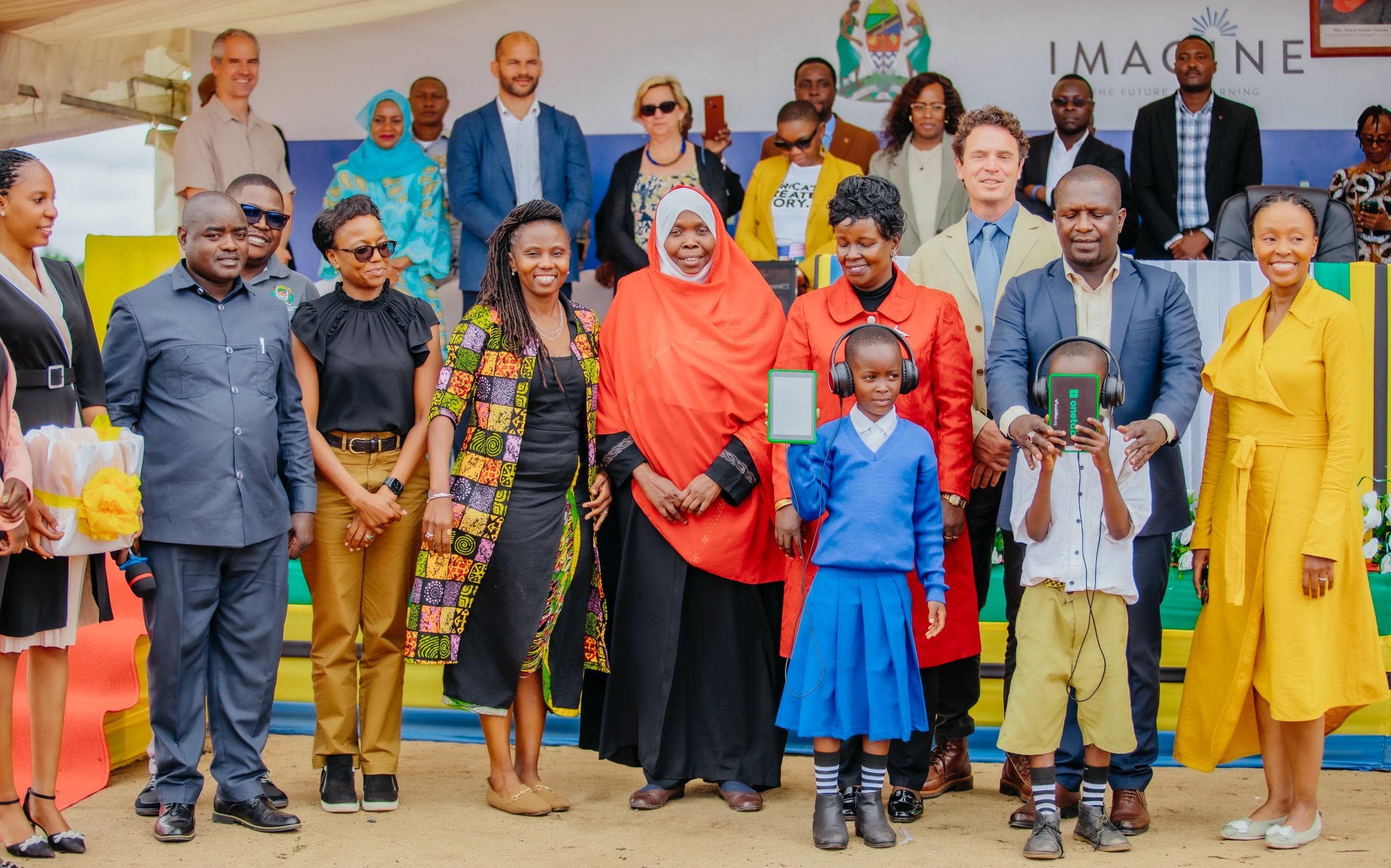 DC Simanjiro Azindua Mradi wa MsingiTek Ataka Vifaa vya TEHAMA Vilindwe na Usalama wa Wanafunzi Uimarishwe